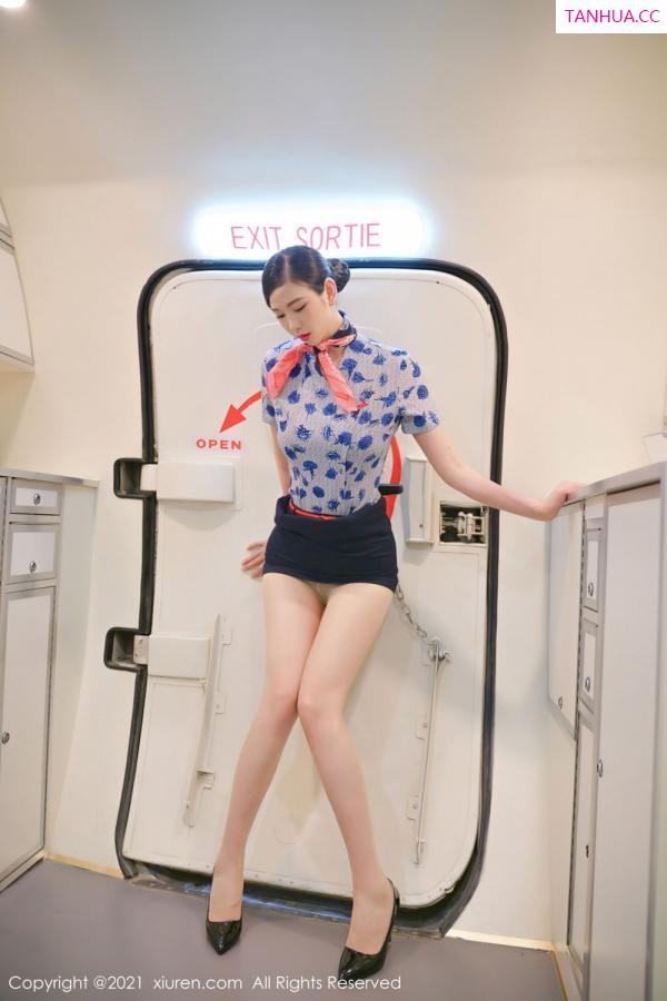 李雅柔  长腿空姐李雅柔 高挑迷人身姿尽显第4张图片